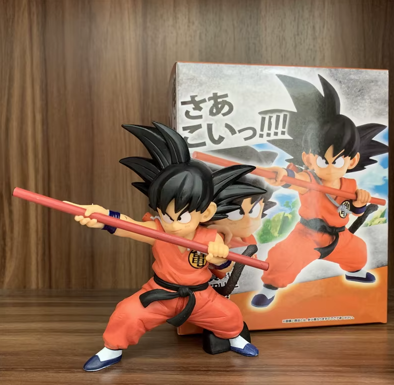 Goku Enfant et son Baton Magique - Figurine 12cm
